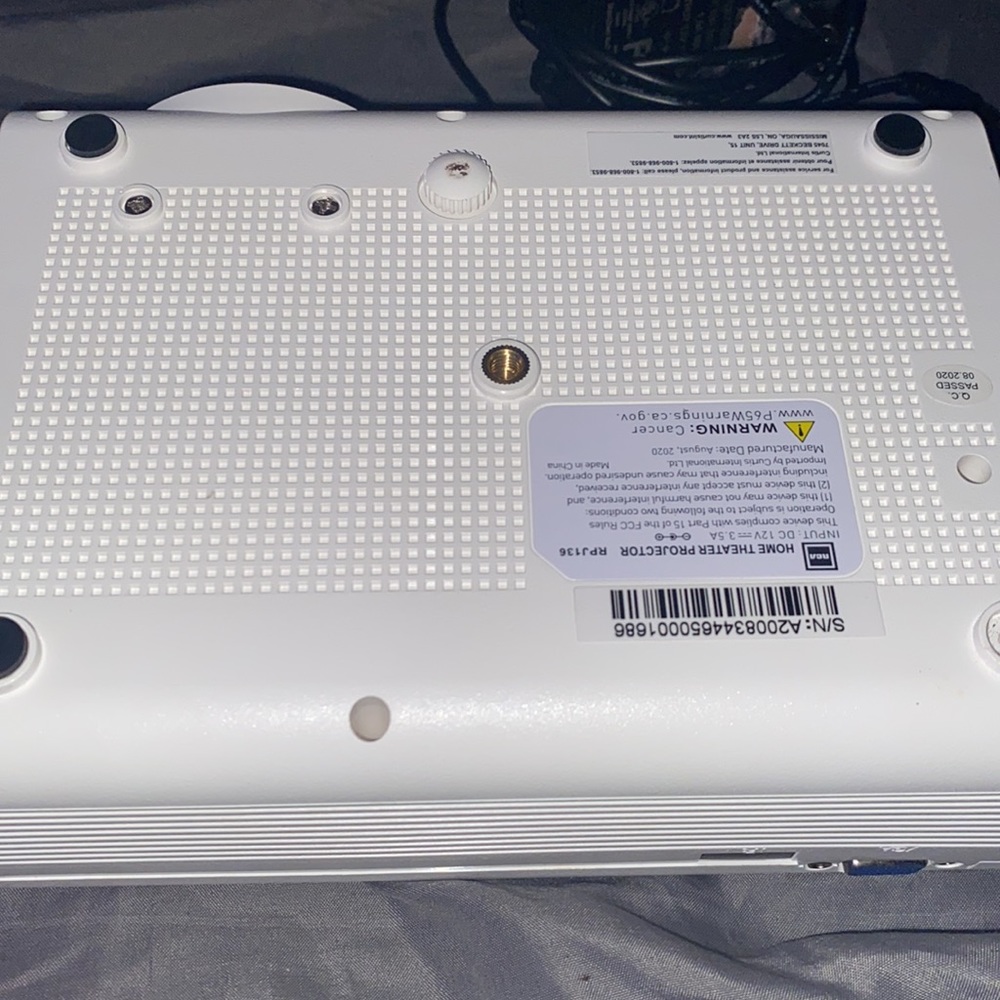 Projector - Picture 3 of 3